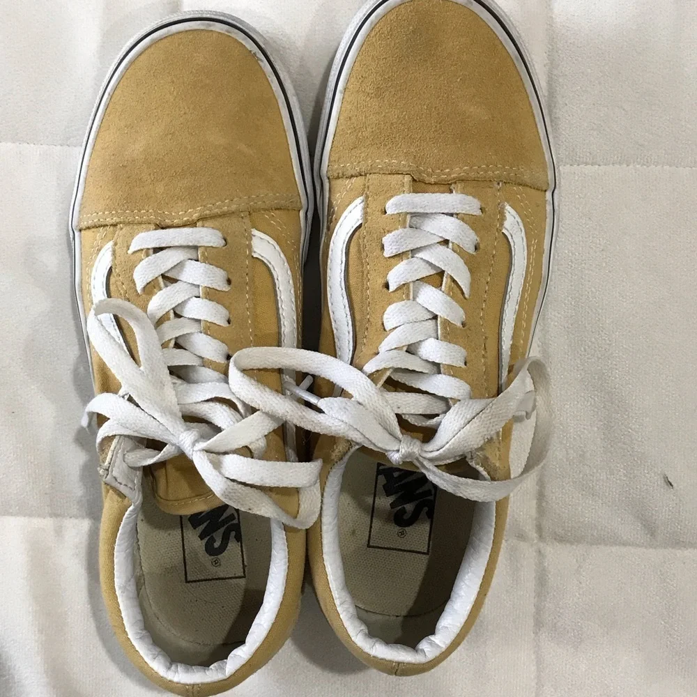 Vans Men's Mustard Suede Sneakers size 6